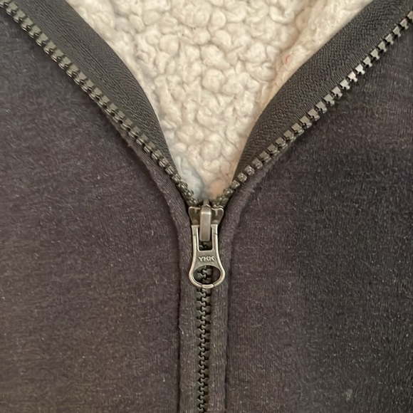 Women’s Old Navy fleece lined vest - Picture 4 of 6
